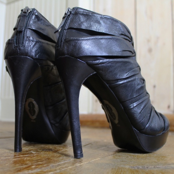 Elie Tahari Sexy High Ankle Boots - Picture 2 of 4